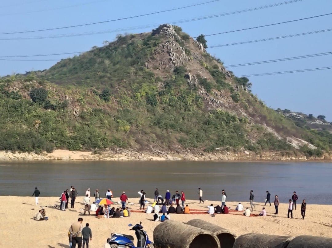 जोगिया पिकनिक स्पॉट: पर्यटन स्थल के रूप में विकसित करने की मांग.