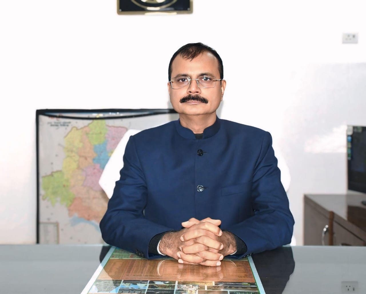 नवागत सीडीओ राजेश कुमार सिंह ने संभाला कार्यभार