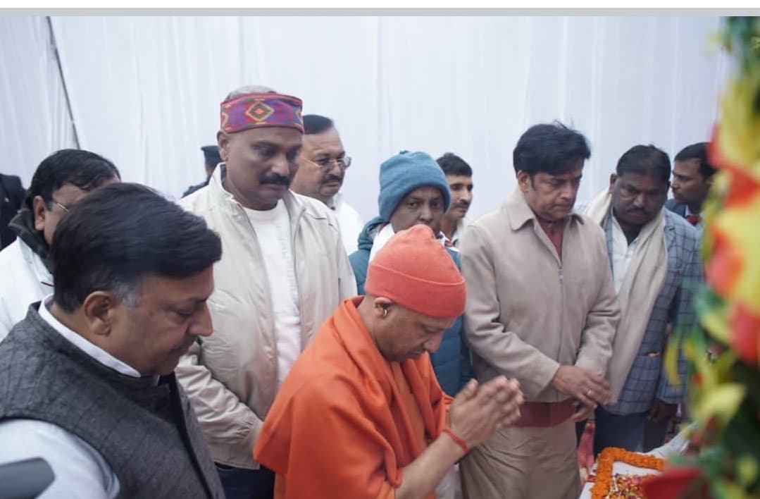 बुढ़ियाबारि में पहुंचे उत्तर प्रदेश मुख्यमंत्री योगी आदित्य नाथ स्वर्गीय सुशील कुमार