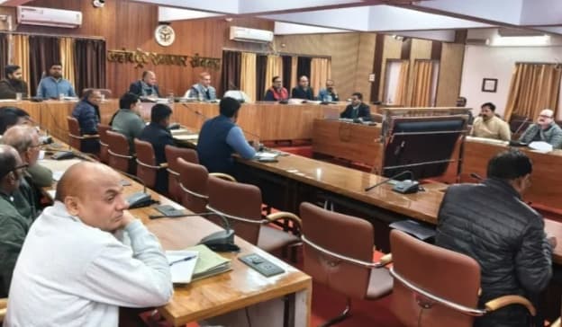 अवैध खनन, अवैध परिवहन पर प्रभावी नियंत्रण लगाने हेतु की जाये प्रभावी कार्यवाही -जिलाअधिकारी