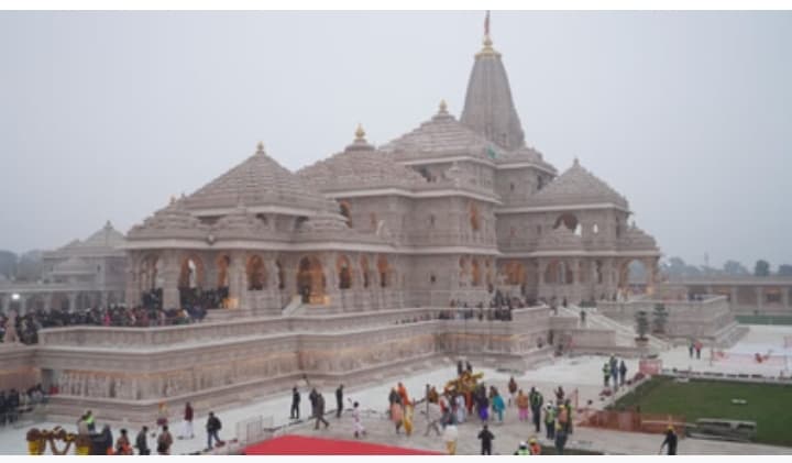 आज होगा रामलला का अभिषेक: अनुष्ठान में शामिल होंगे रक्षा मंत्री राजनाथ