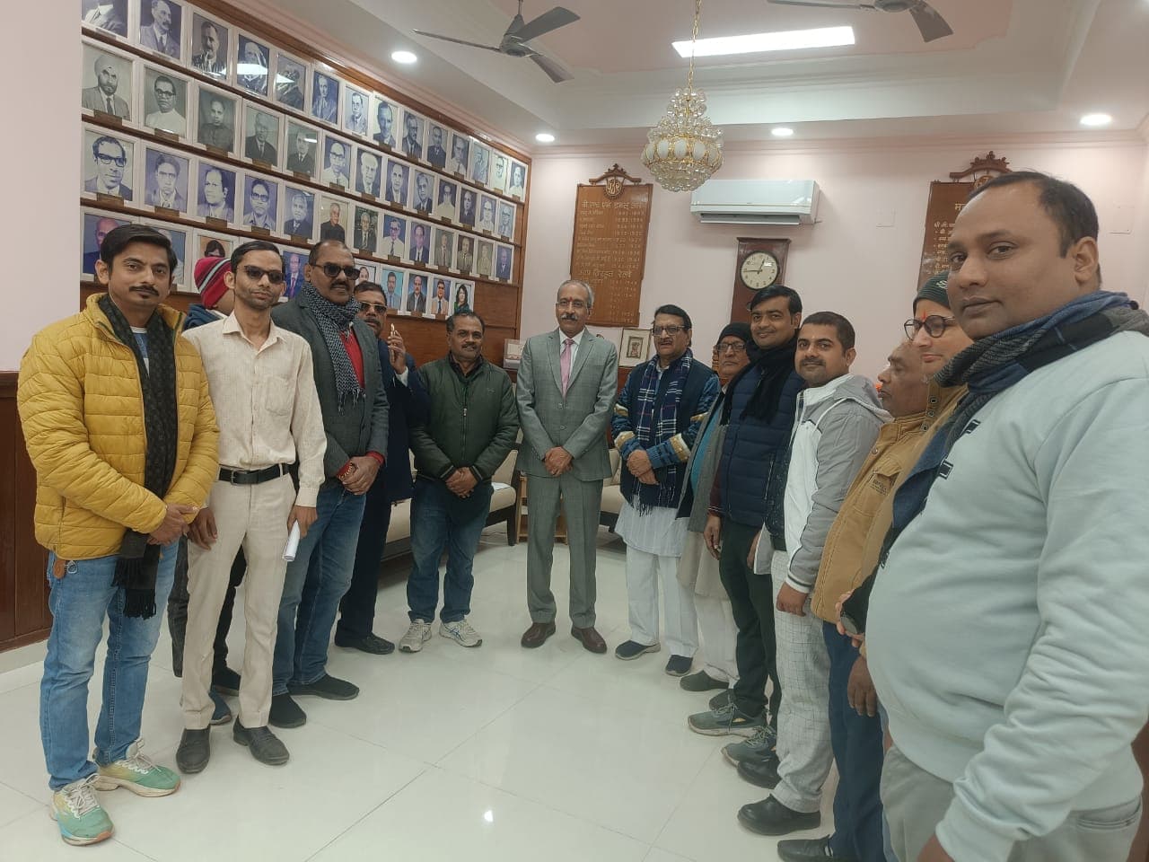 नव वर्ष पर पूर्वोत्तर रेलवे कर्मचारी संघ के प्रतिनिधिमंडल ने महाप्रबंधक सहित विभागाध्यक्षों से की भेंट