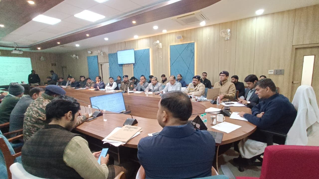 गोरखपुर महोत्सव 2026 की तैयारियों की समीक्षा, समय से सभी व्यवस्थाएं पूर्ण