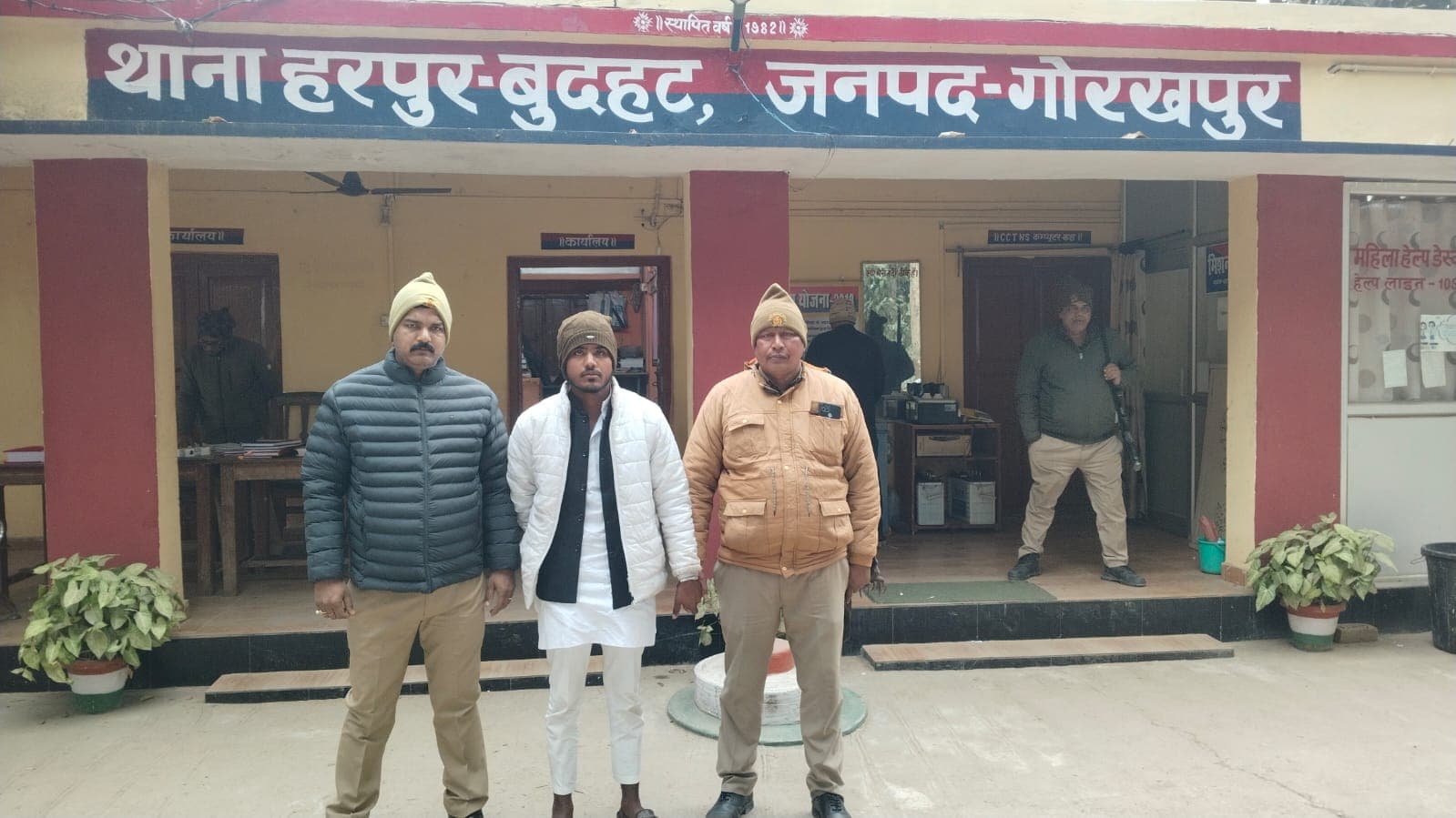 रोड पर टहल रहे युवक से धक्का देकर मोबाइल छीनने वाला चोरगिरफ्तार, भेजा जेल,