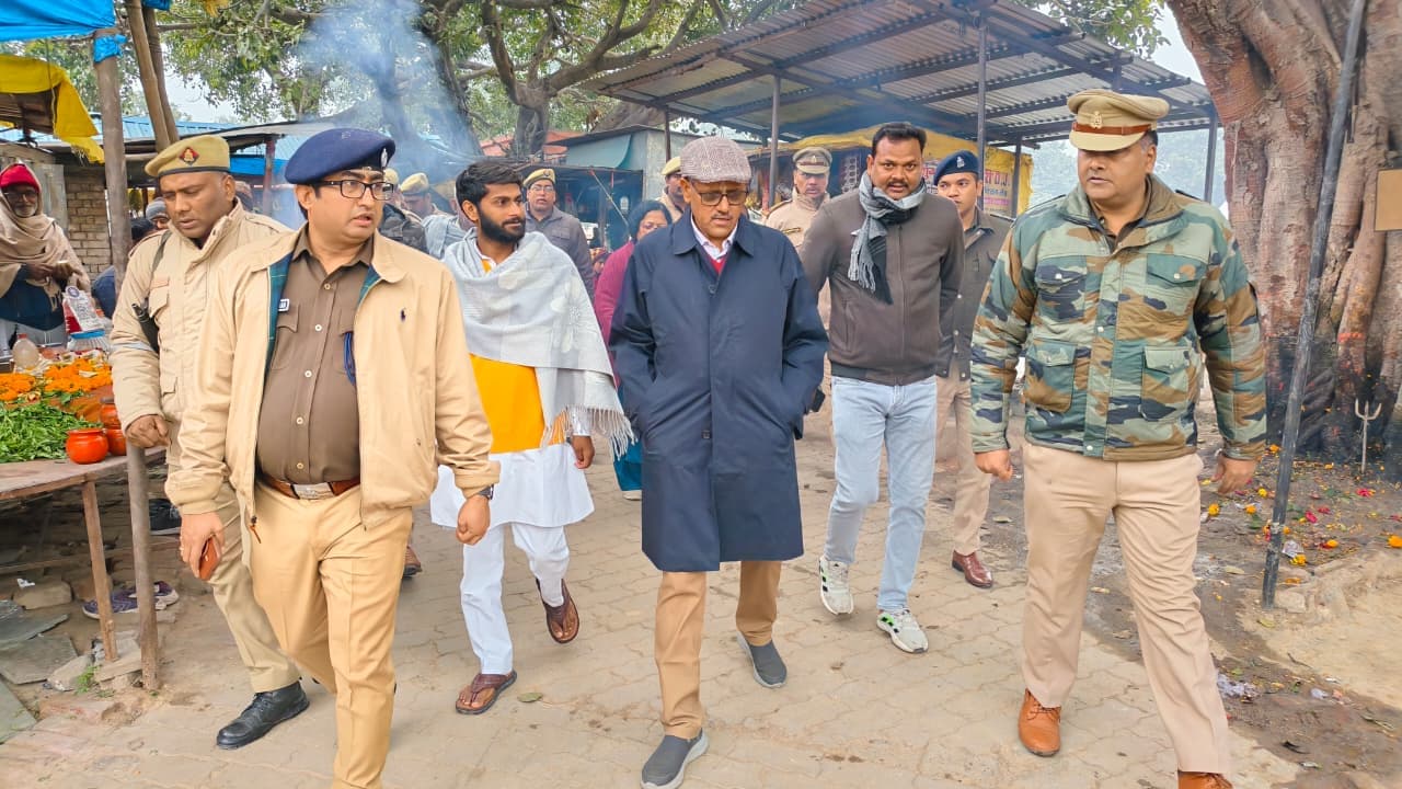 जनपद में शान्ति एवं कानून-व्यवस्था सुदृढ़ रखने हेतु विभिन्न बिन्दुओं पर की गयी समीक्षा