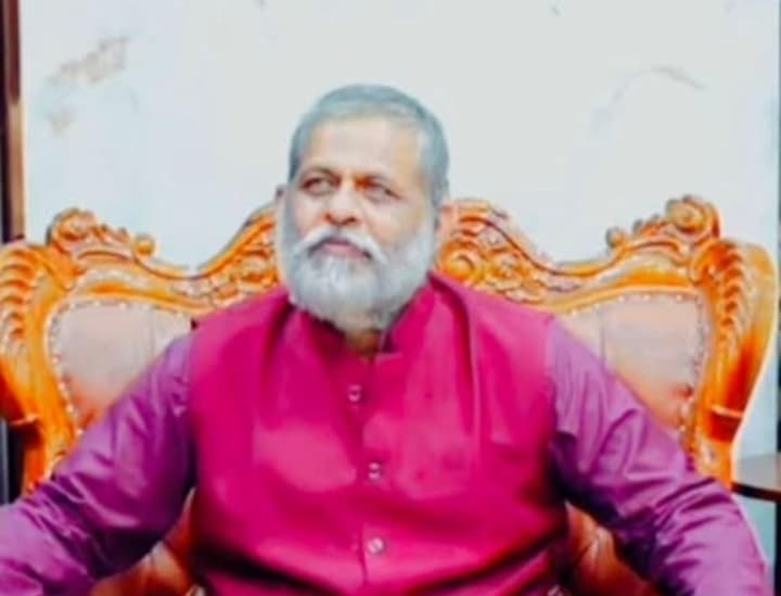 अपनों की 'अदावत' से 'सरकंडी' के 'महाराज' का 'हिल' गया 'सिंहासन'