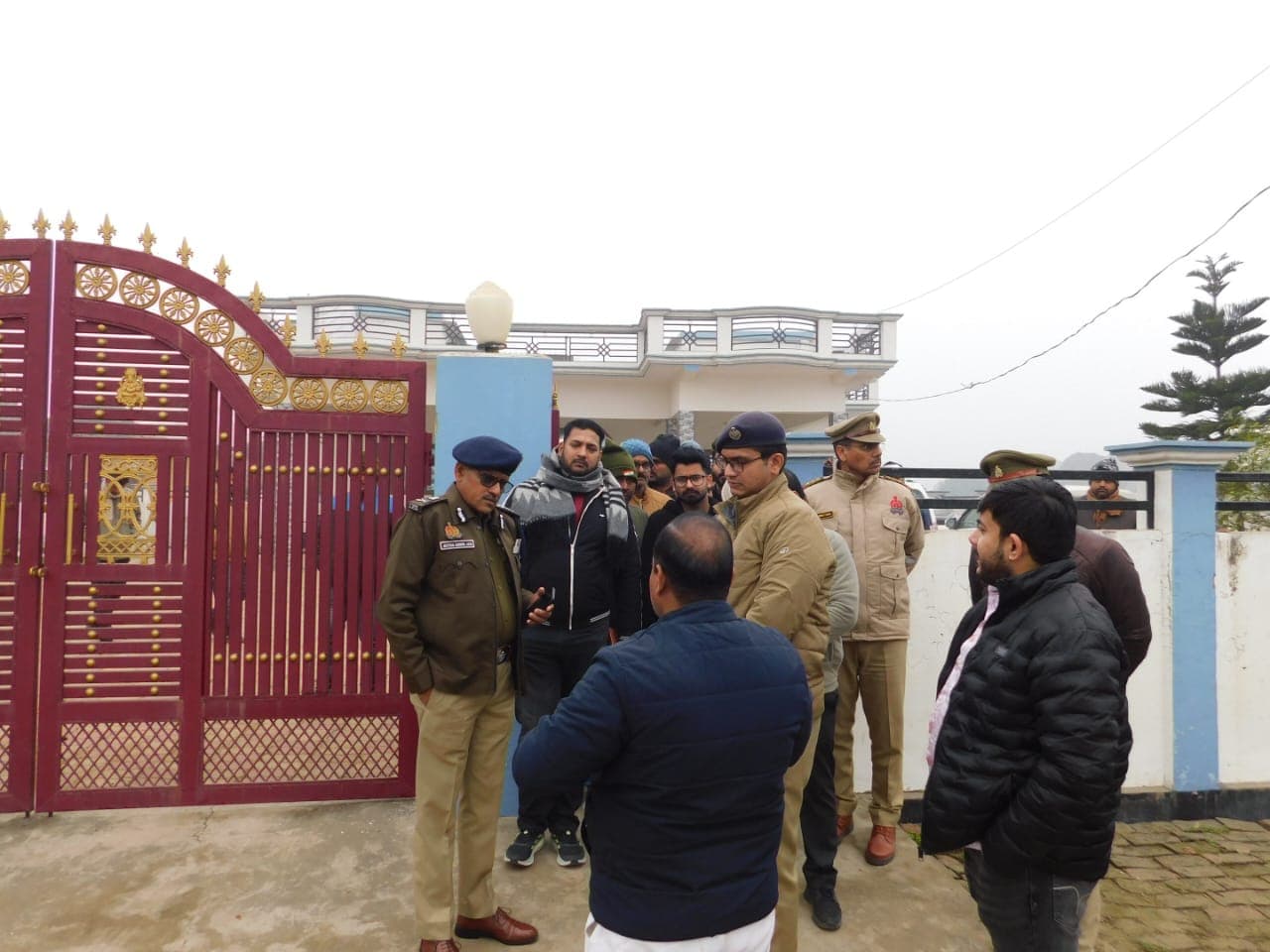 गोरखपुर में रिटायर्ड लेखपाल के घर 84 लाख की लूट से सनसनी,