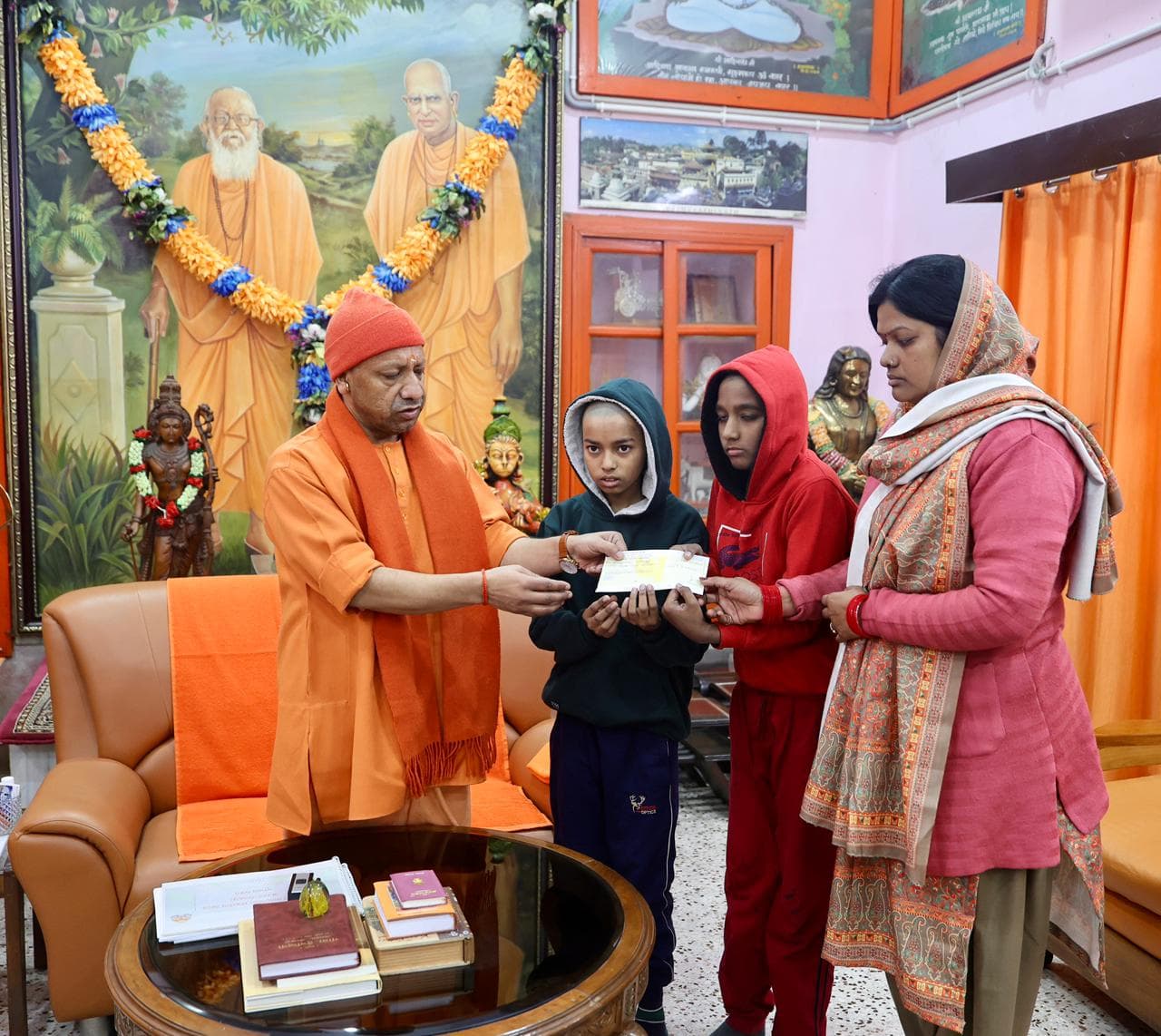 गोरखपुर उत्तर प्रदेश के मुख्यमंत्री योगी आदित्यनाथ महाराज ने गोरखपुर निवासी दिवंगत