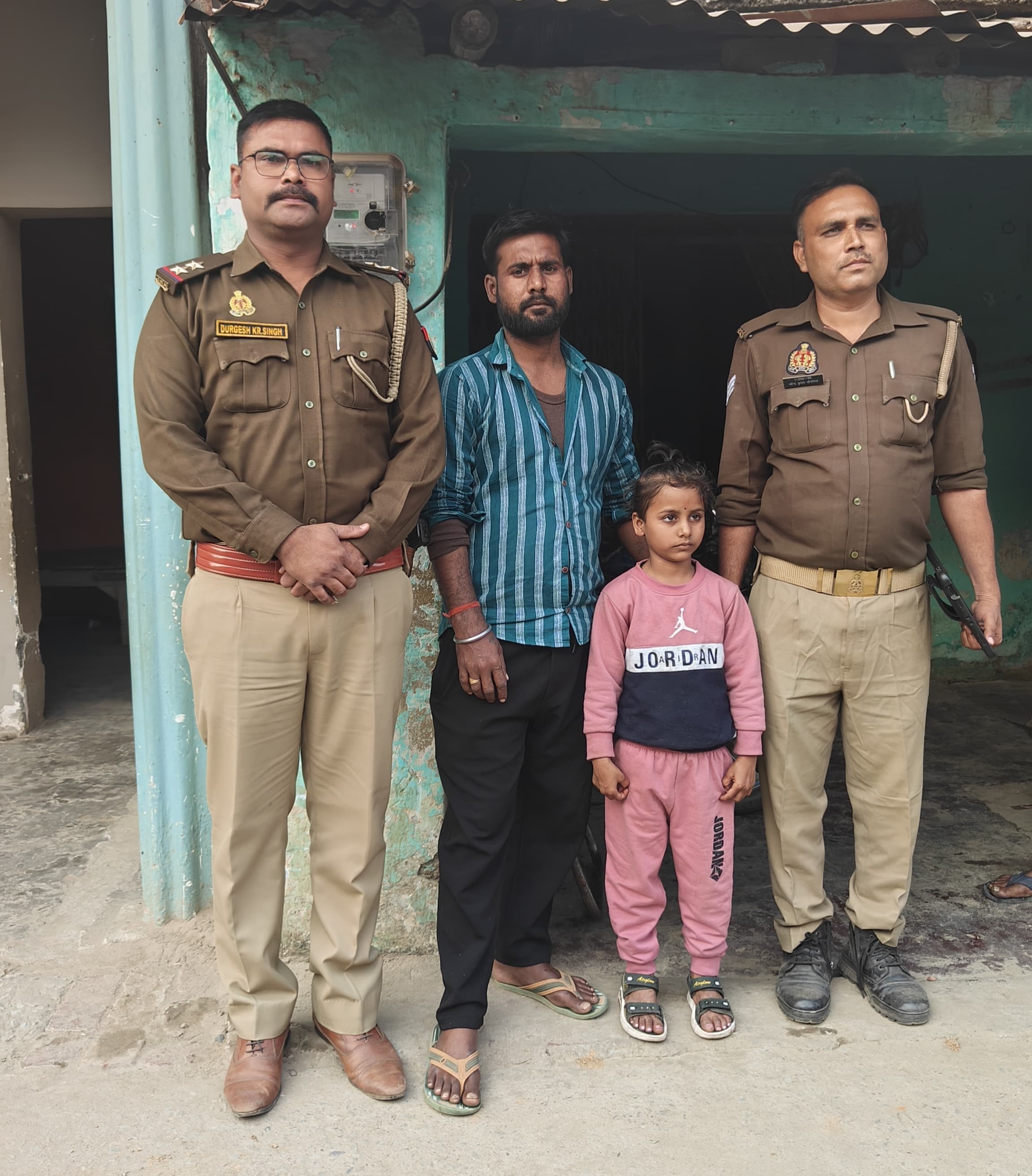 घघसरा में पांच वर्षीय बच्ची सुरक्षित बरामद, उपनिरीक्षक दुर्गेश कुमार सिंह की तत्परता सराहनीय