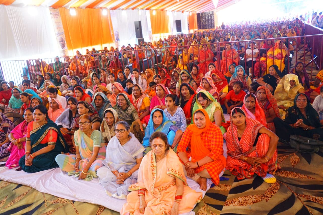 विश्व विख्यात कथावाचक शांतनु जी महाराज के मुखारविंद से प्रवाहित हो रही