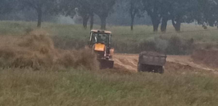 मेजा के लोहारी बारी में अवैध मिट्टी खनन तेज, प्रशासन मौन थाना