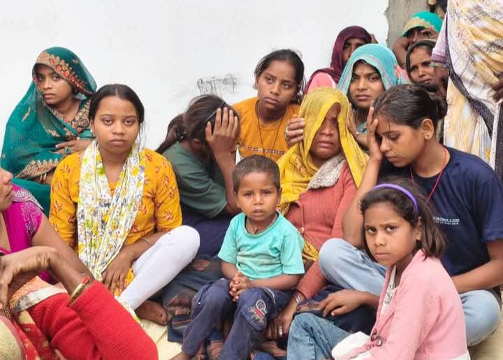 अनियंत्रित ट्रैक्टर ने बाइक सवार को मारी जोरदार टक्कर मोटरसाइकिल सवार की