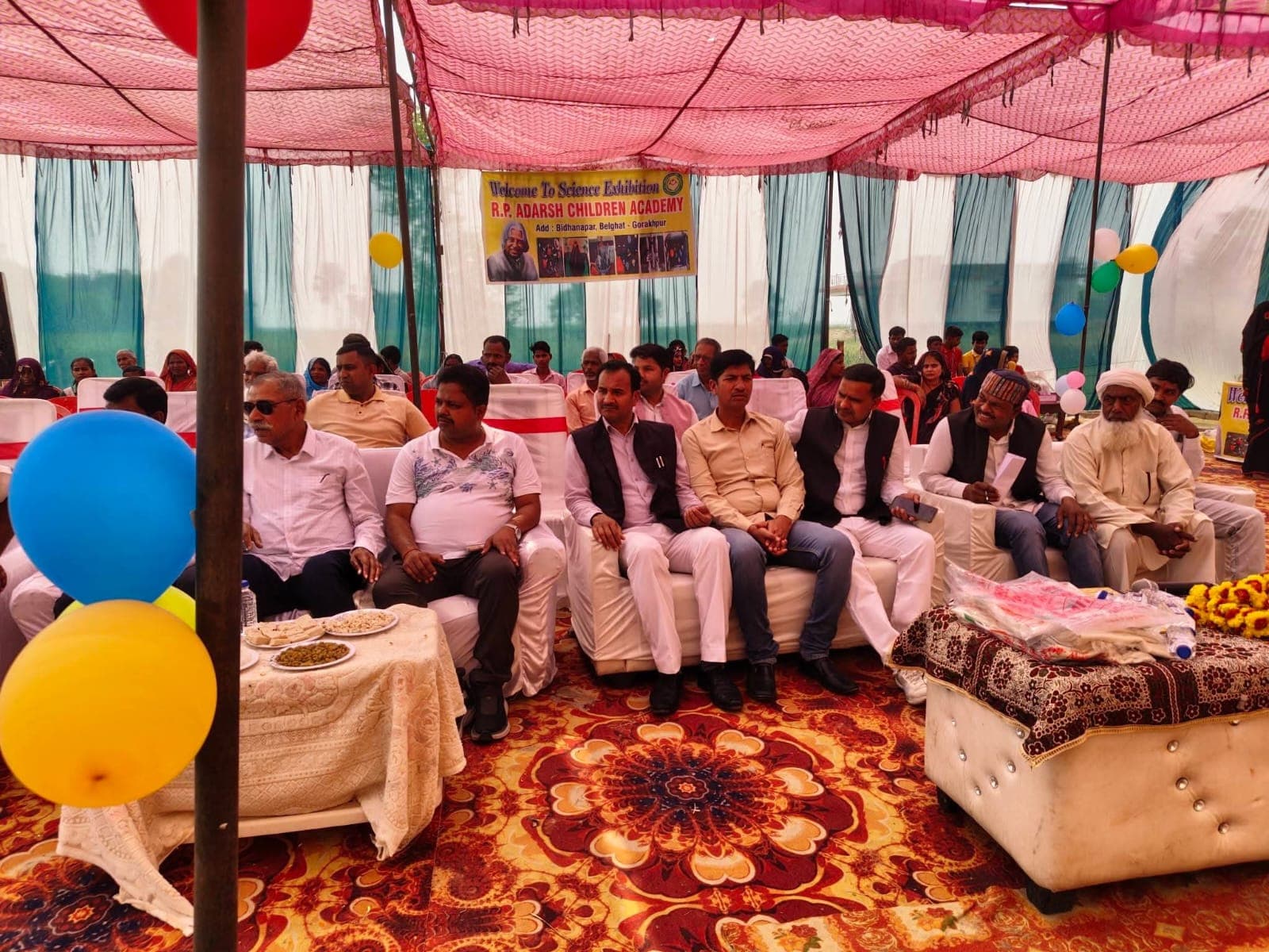 आर.पी. आदर्श चिल्ड्रेन एकेडमी में विज्ञान प्रदर्शनी व वार्षिक उत्सव का भव्य