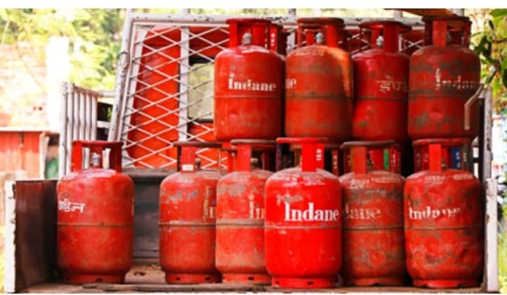 LPG सिलेंडर की आपूर्ति पर केंद्र सख्त: जमाखोरी रोकने के लिए ESMA