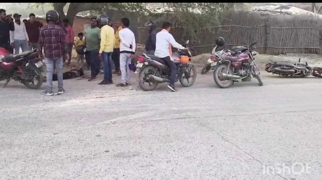 टीपर बाइक की जोरदार टक्कर दो युवक गंभीर रूप से घायल जिला