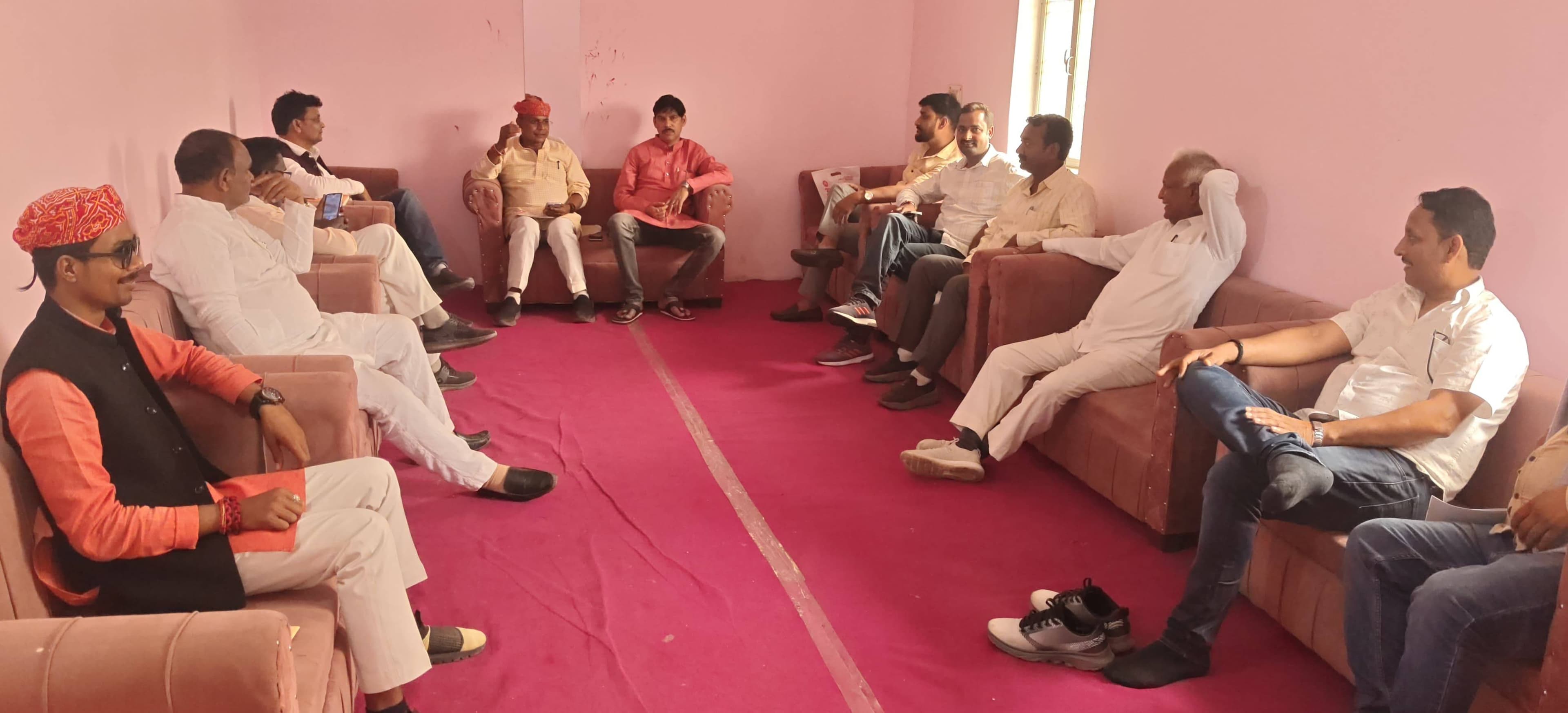 भाजपा का पंडित दीनदयाल उपाध्याय प्रशिक्षण महाअभियान: जखनिया में कार्यकर्ताओं की बैठक,