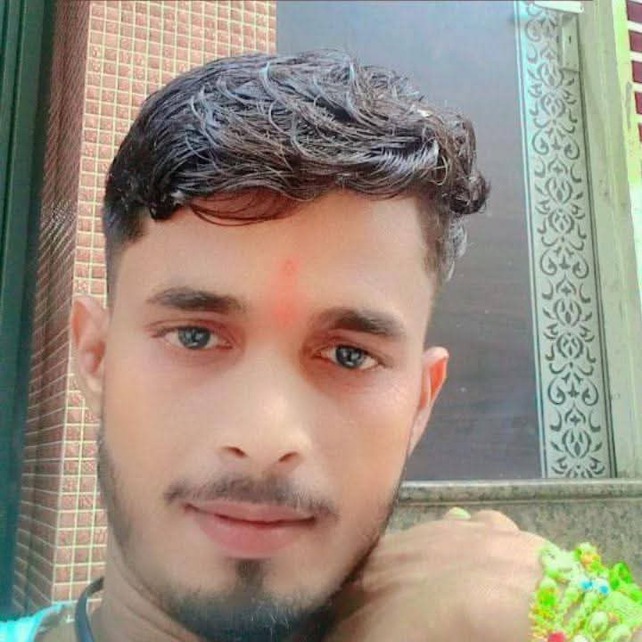 बेकाबू डंपर ने ली युवक की जान, हादसे के बाद भड़के ग्रामीण—सड़क