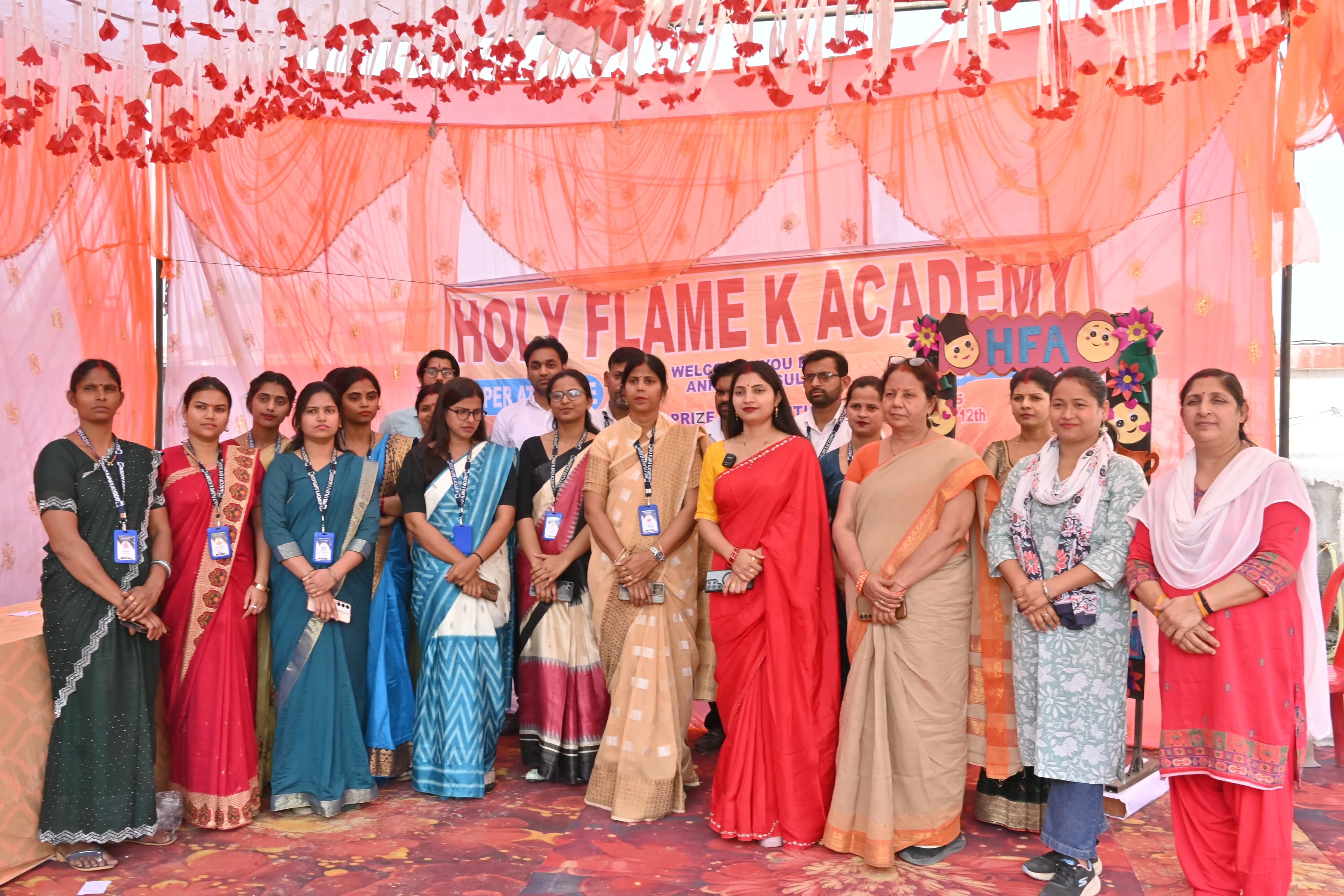 होली फ्लेम एकेडमी बेलघाट में अभिभावक–शिक्षक बैठक का आयोजन, मेधावी छात्र हुए