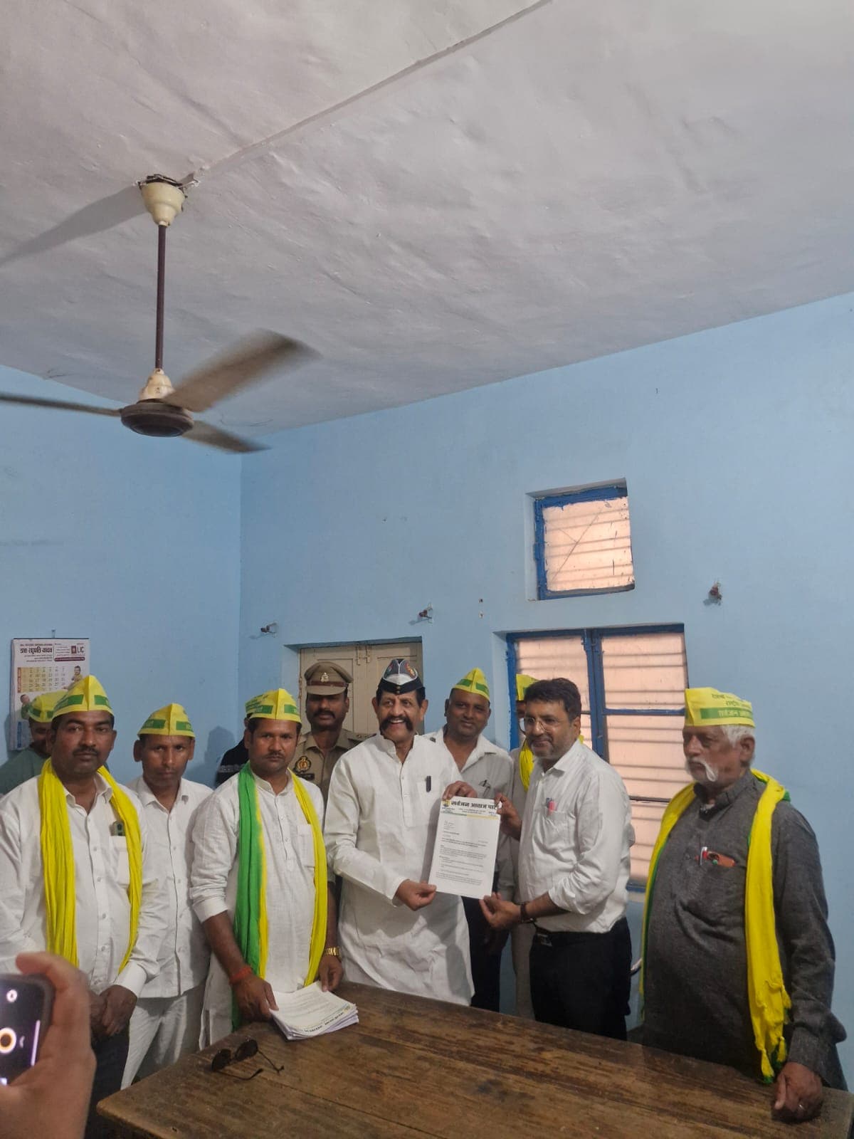 इकौना अंडरपास पर प्रस्तावित आंदोलन से पहले पुलिस की कार्रवाई, नेताओं को