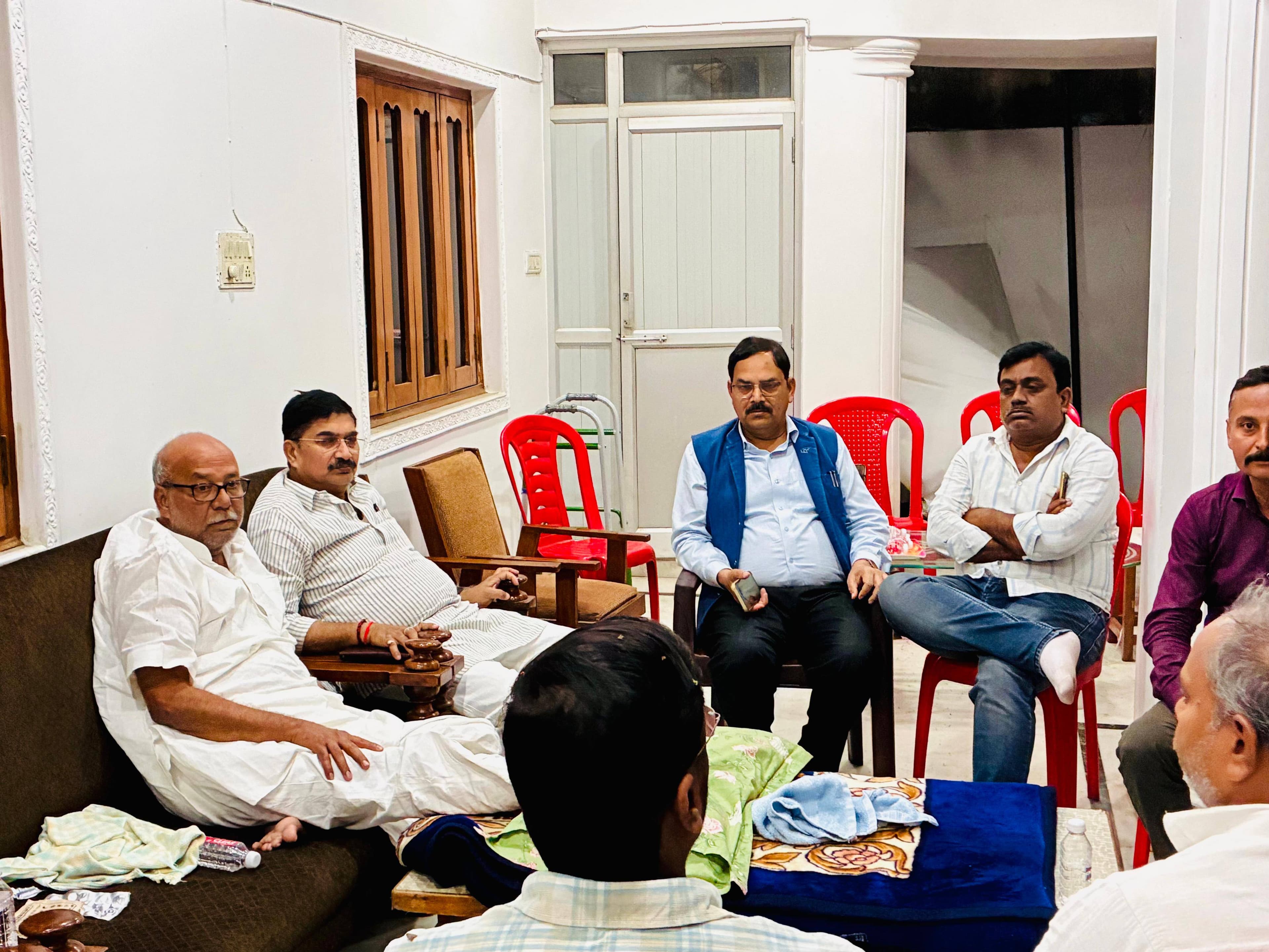 अजय कुमार सिंह टप्पू की माता जी के निधन पर दी गई श्रद्धांजलि