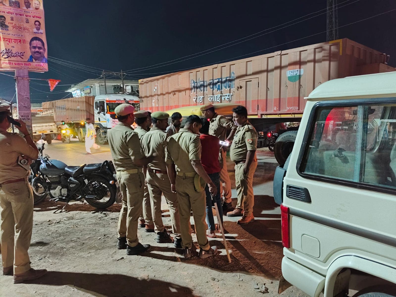 बेलघाट। क्षेत्र में लगातार हो रही सड़क दुर्घटनाओं के मद्देनज़र बेलघाट पुलिस