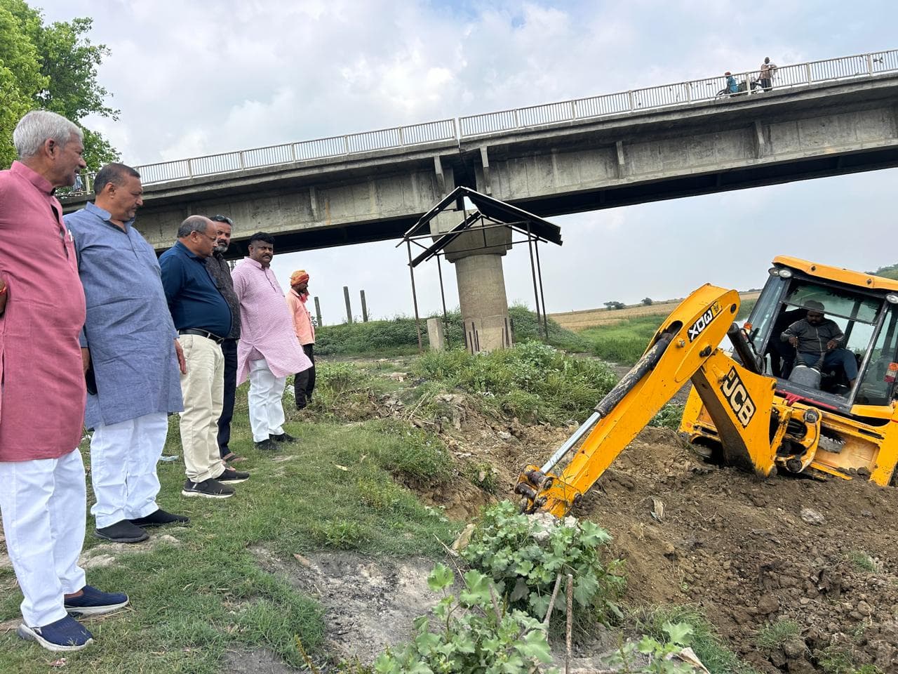 आमी बैकुंठ धाम धोबहा घाट पर सिल्ट सफाई और सौंदर्यीकरण का कार्य शुरू, समाजसेवी अमरजीत सिंह की पहल