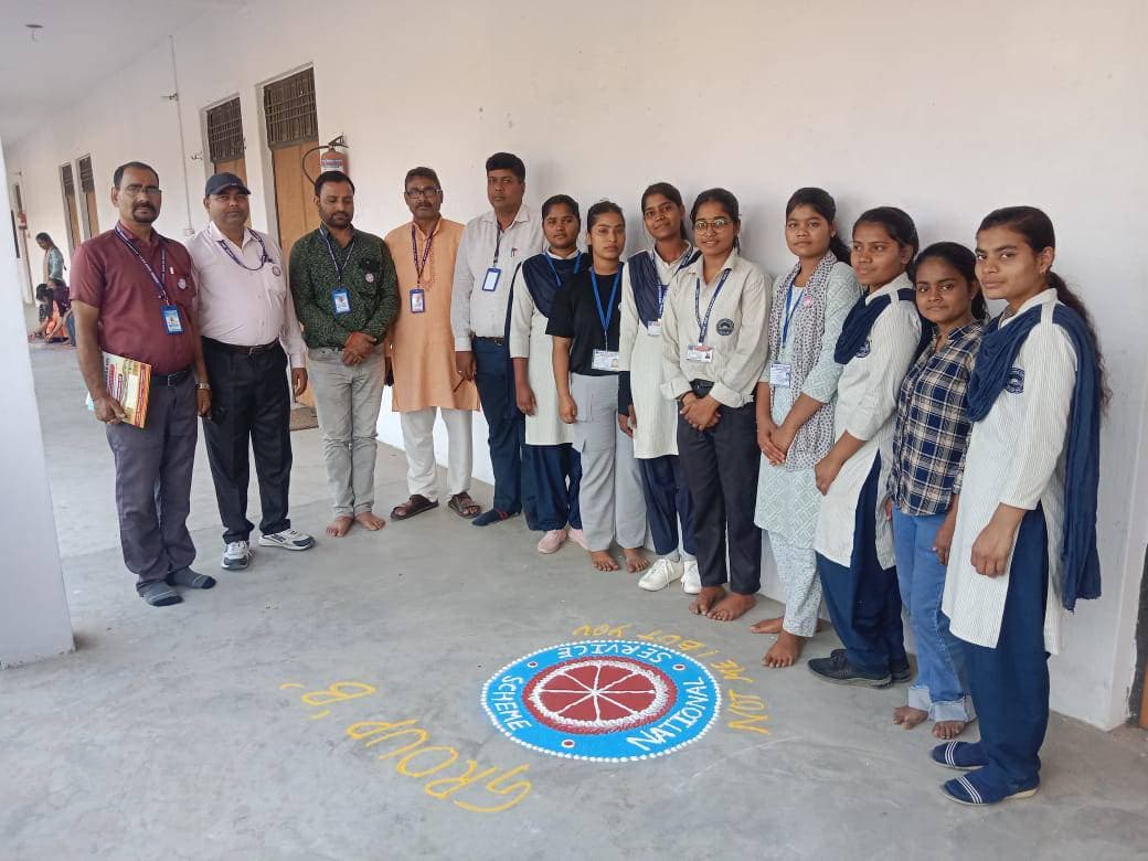 रासेयो शिविर में मेहदी, रंगोली और निबंध प्रतियोगिता आयोजित