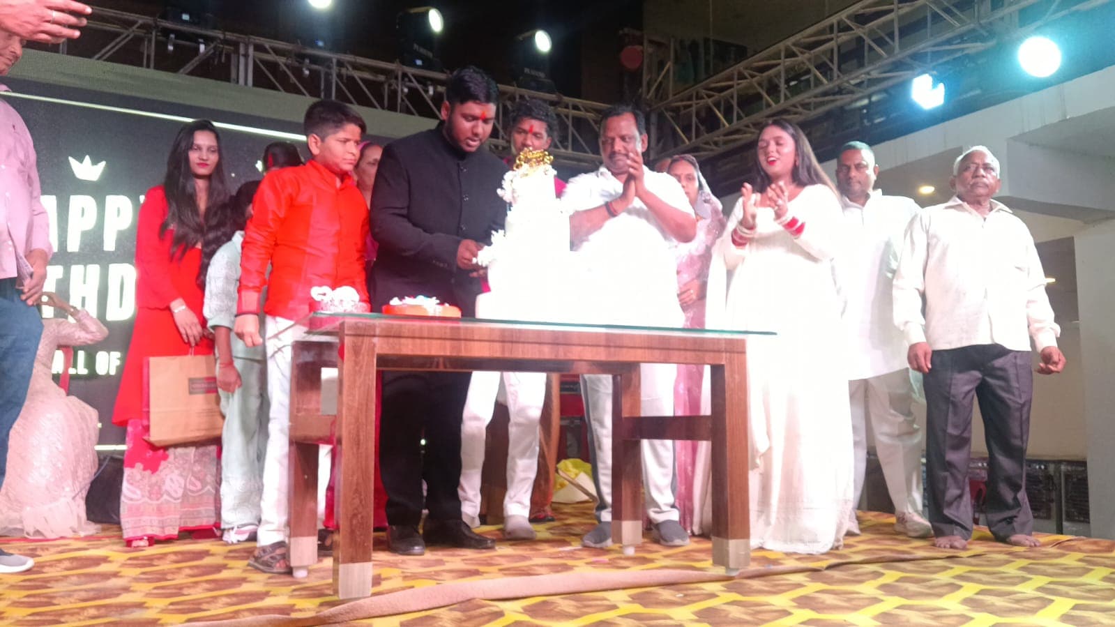 धूमधाम से मनाया गया जन्म दिन गगहा गोरखपुर बांसगांव संदेश। क्षेत्र के