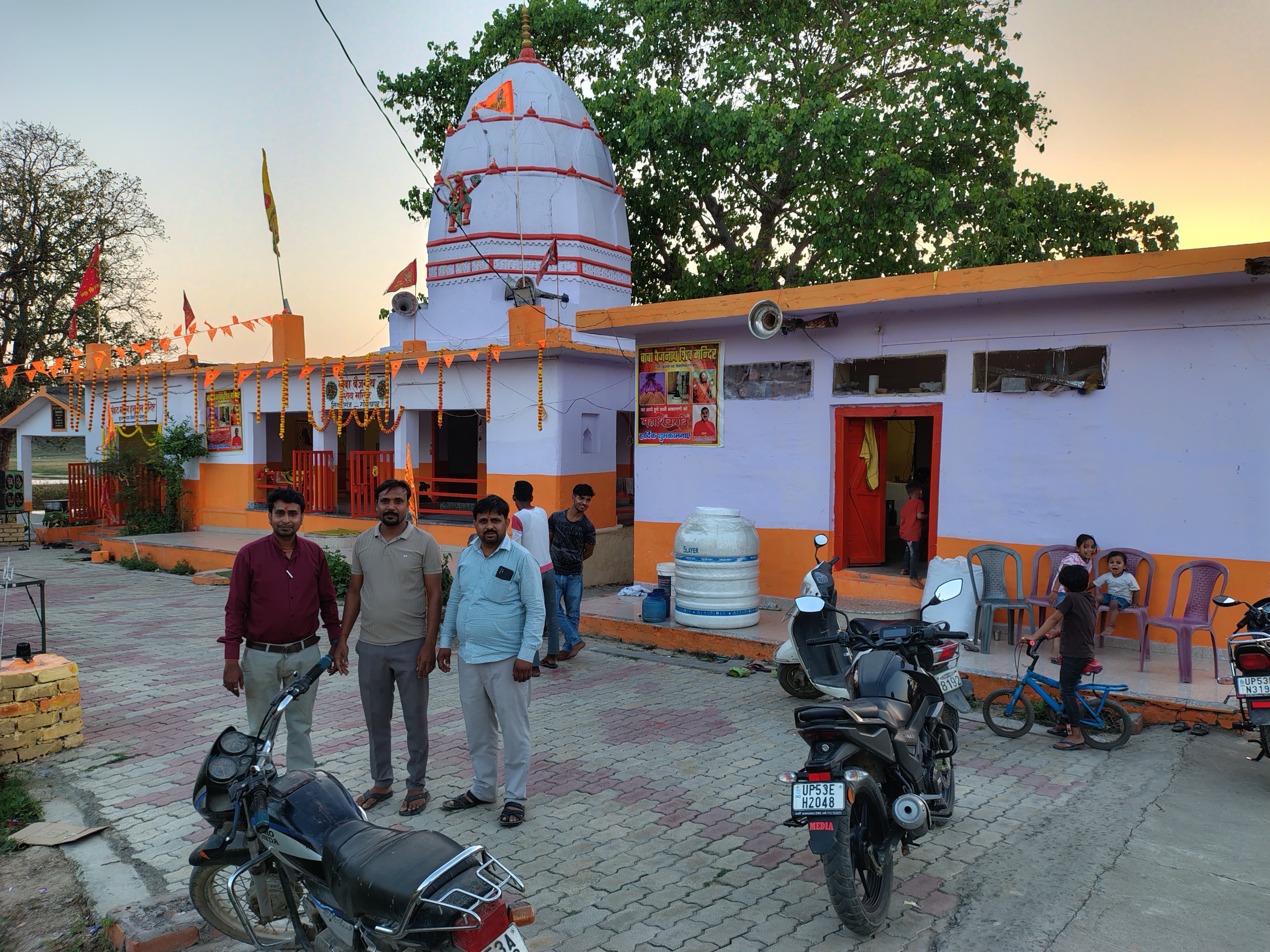 *आस्था का संगम बना सिकरीगंज, बाबा बैजूनाथ मंदिर परिसर में धूमधाम