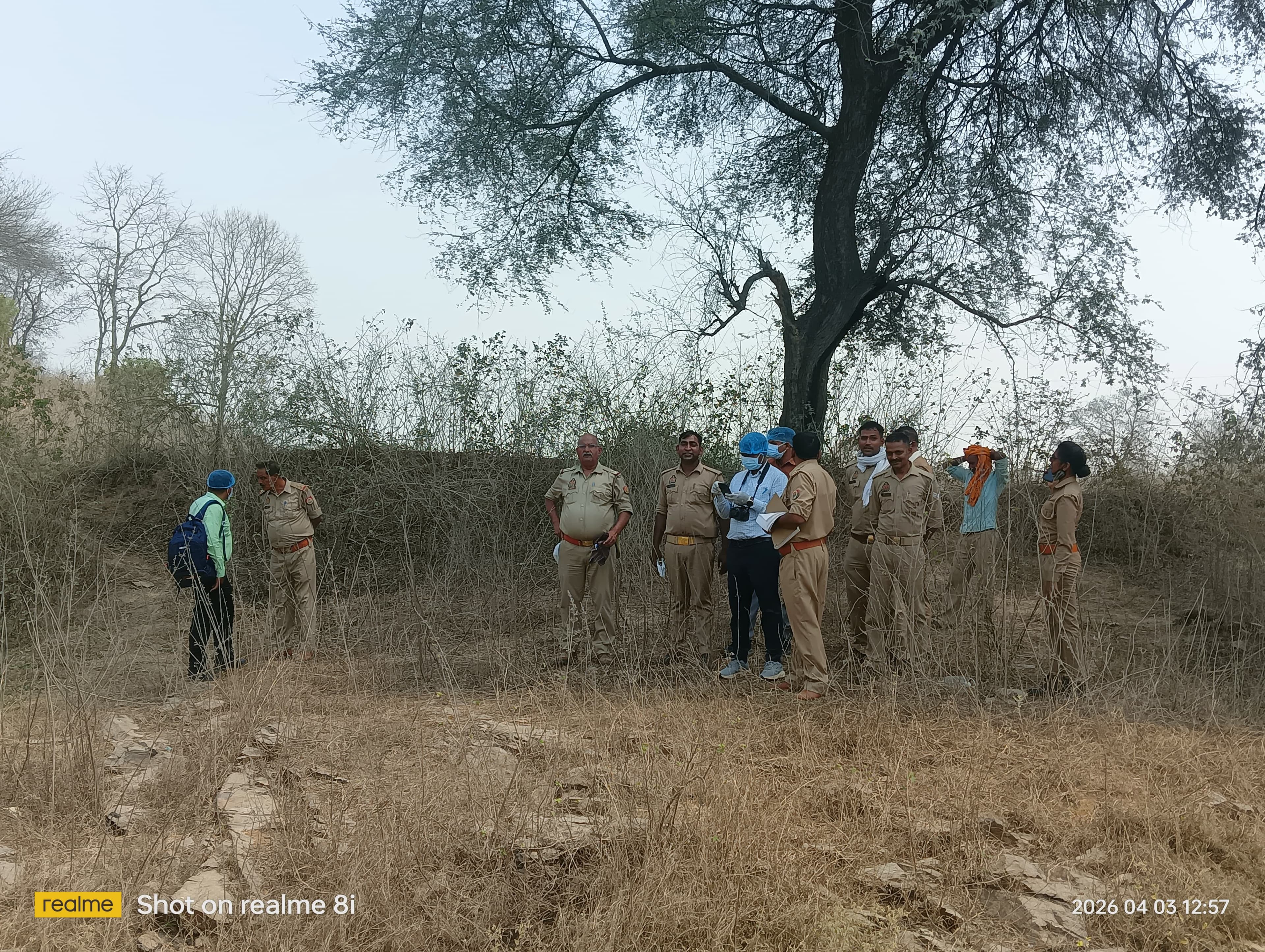 डाला (सोनभद्र) - चोपन थाना क्षेत्र के सलईबनवा रेलवे लाइन के बगल महिला का शव मिलने से सनसनी