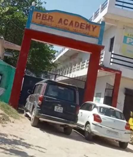 करछना में अंबेडकर जयंती पर खुले प्राइवेट स्कूल, नियमों की अनदेखी का