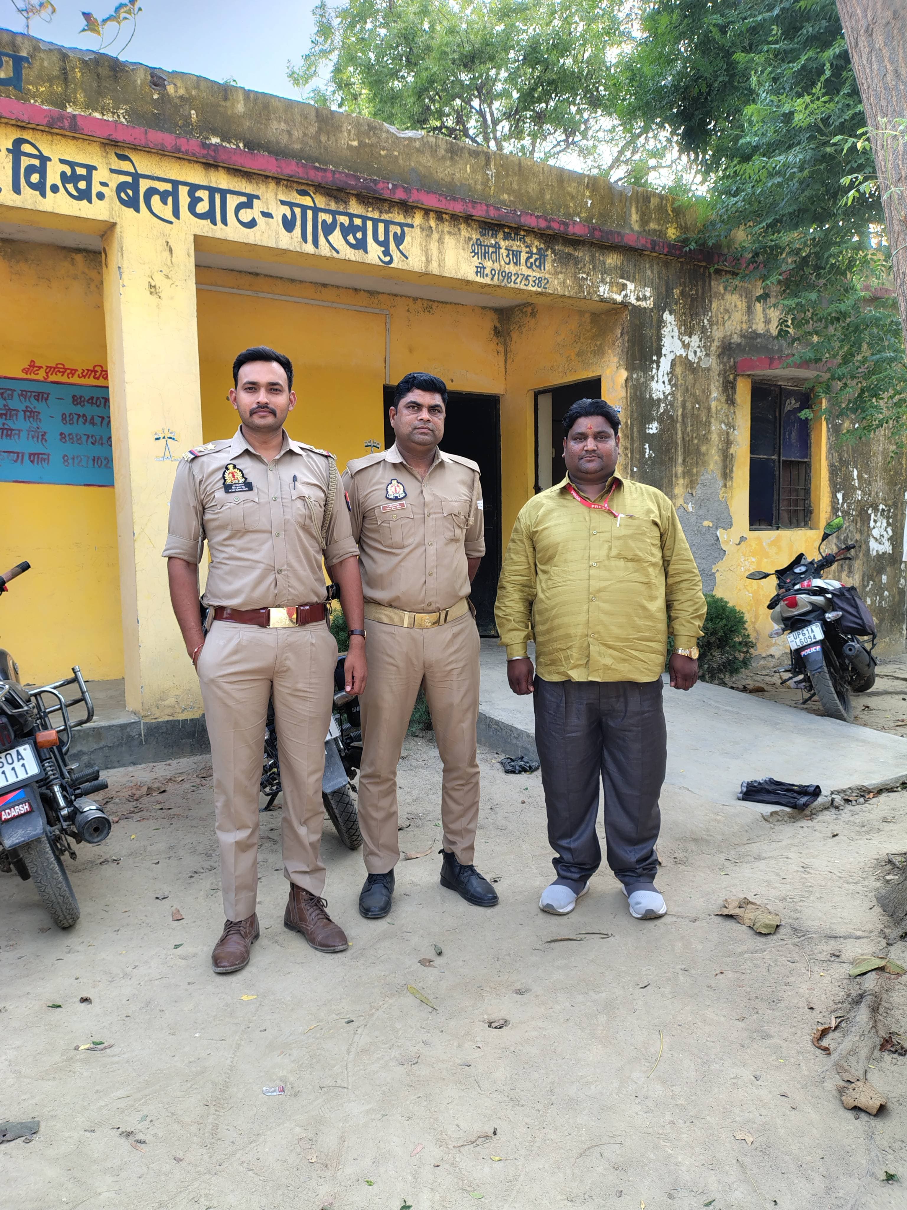 *दुघरा बाजार चौकी में नवागत प्रभारी से शिष्टाचार मुलाकात* सिकरीगंज थाना क्षेत्र