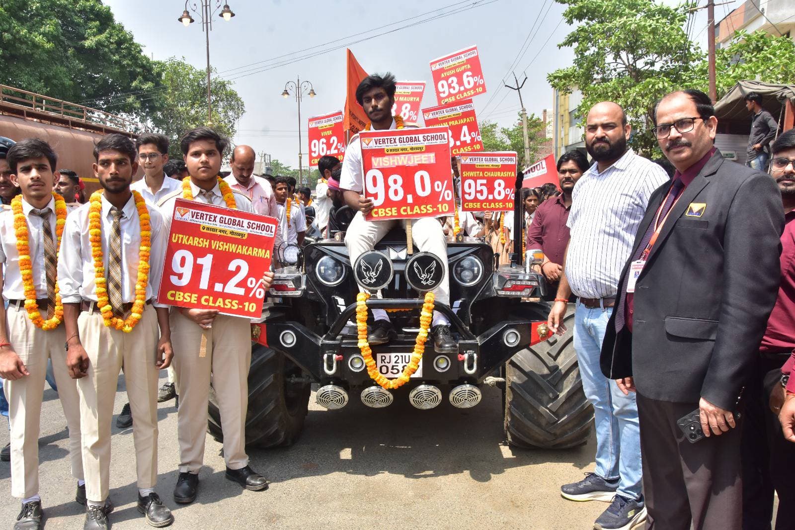 वर्टेक्स ग्लोबल स्कूल सरदारनगर के क्लास दस के बच्चों ने किया रोड शो