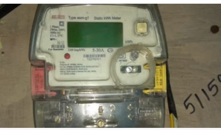 यूपी बवाल के बीच यूपी में स्मार्ट मीटर बदलने पर रोक, तकनीकी