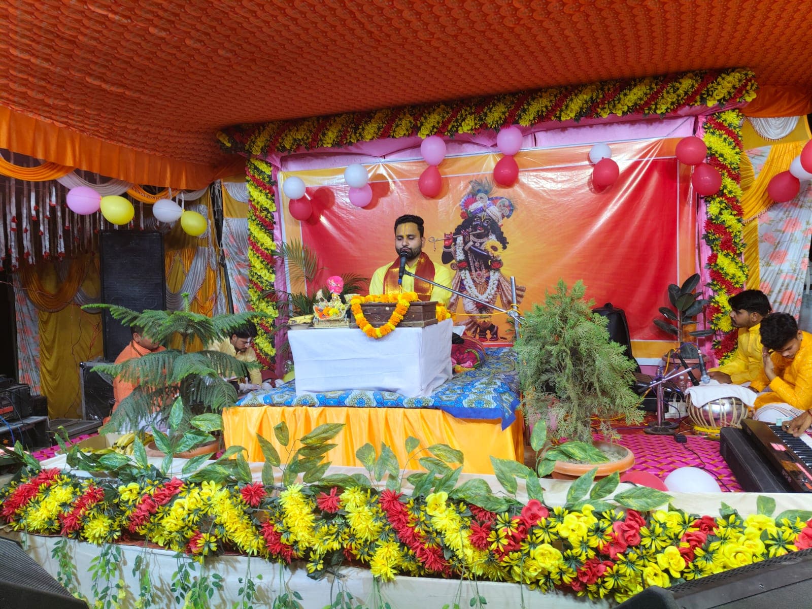 बेलघाट के मिश्रौलिया में आयोजित श्रीमद् भागवत कथा के चौथे दिन का