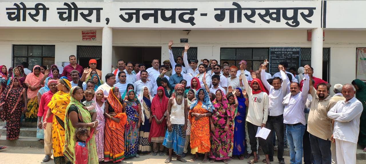 वाई मॉडल ओवर ब्रिज की मांग को लेकर रैली के बाद तहसील में प्रदर्शन