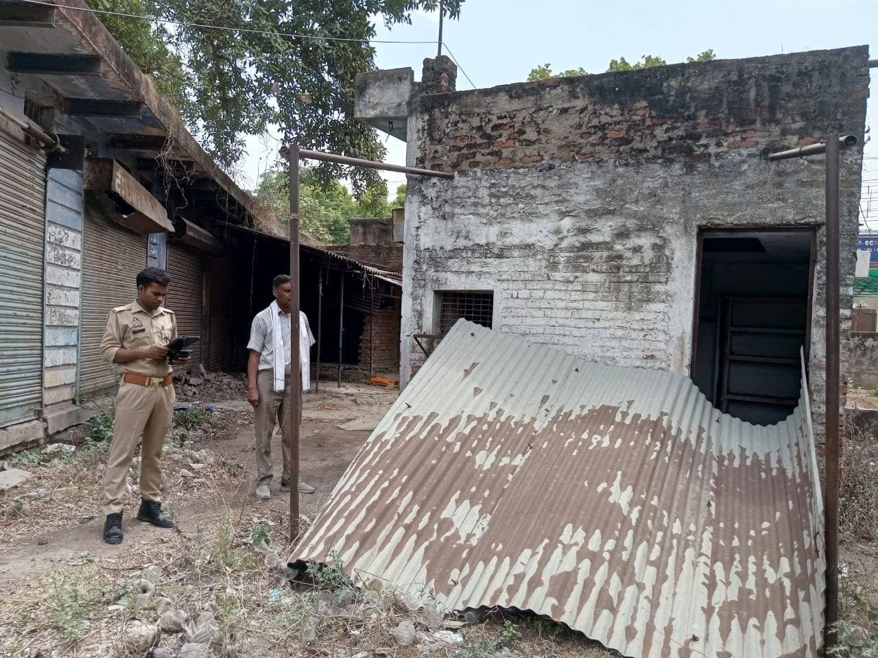 * अब डकैती पर उतारू: गजब दुस्साहसिक हो चले हैं ओबरा के कबाड़ चोर और नशेड़ी