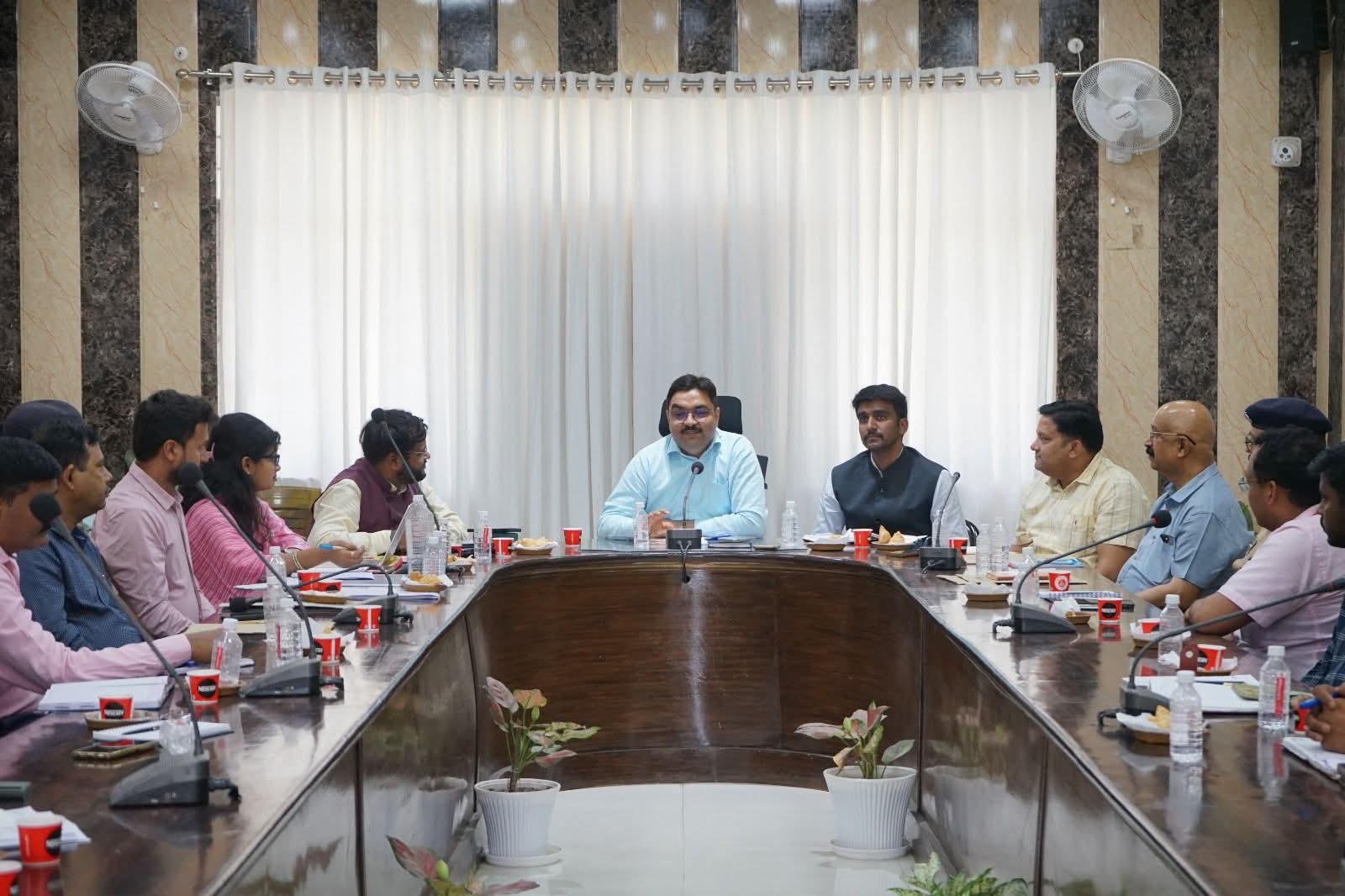 30 अप्रैल 2026 को जिलाधिकारी महोदय के निर्देशानुसार अपर जिला अधिकारी (वित्त/राजस्व)/प्रभारी