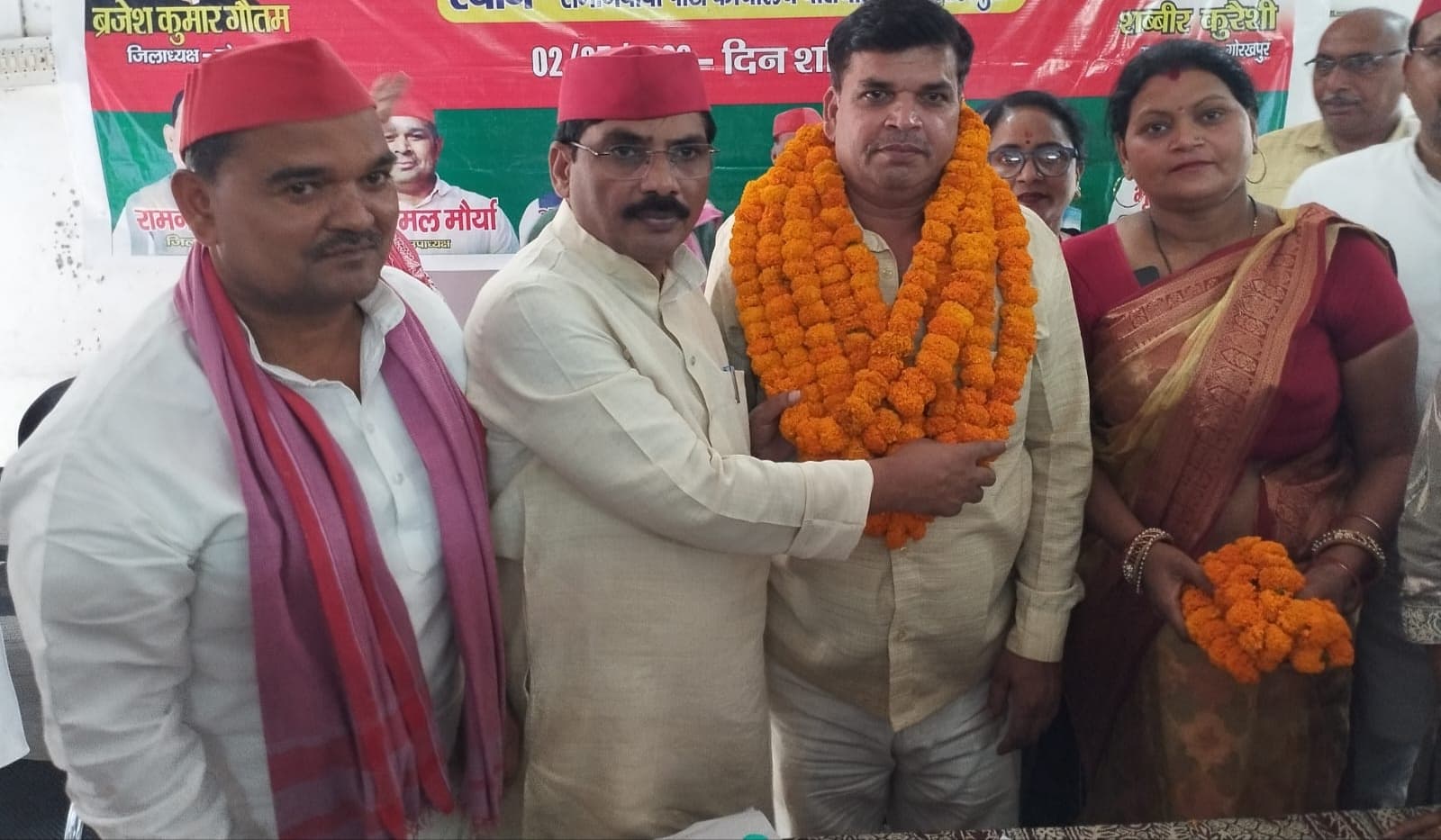 *मिशन 2027: कांग्रेस को तगड़ा झटका, रमेश सोनकर 'पप्पू' ने दर्जनों साथियों