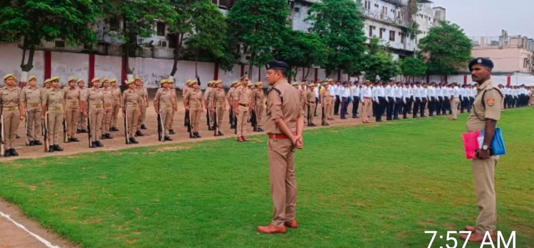 गोरखपुर: एसएसपी ने परखा 'खाकी' का दम; परेड ग्राउंड में दिखा अनुशासन