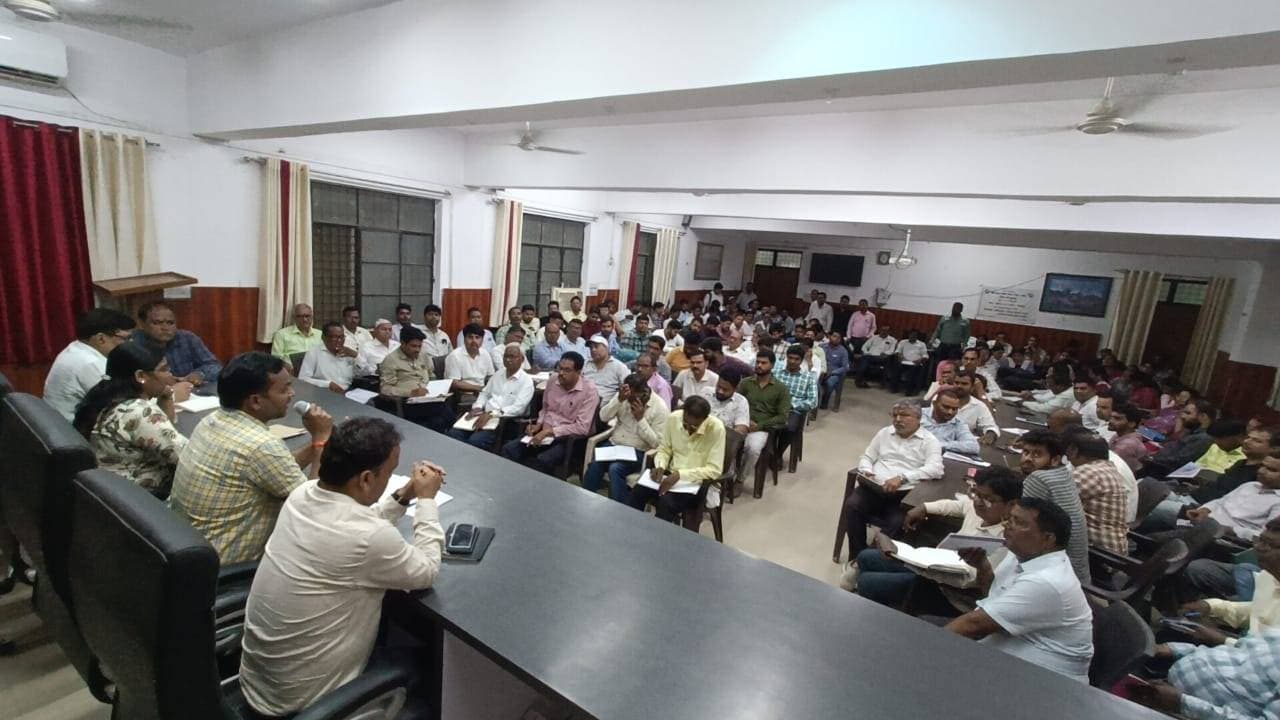 पोर्टल पर एक भी फाइल पेंडिंग मिली तो होगी कार्रवाई — सदर