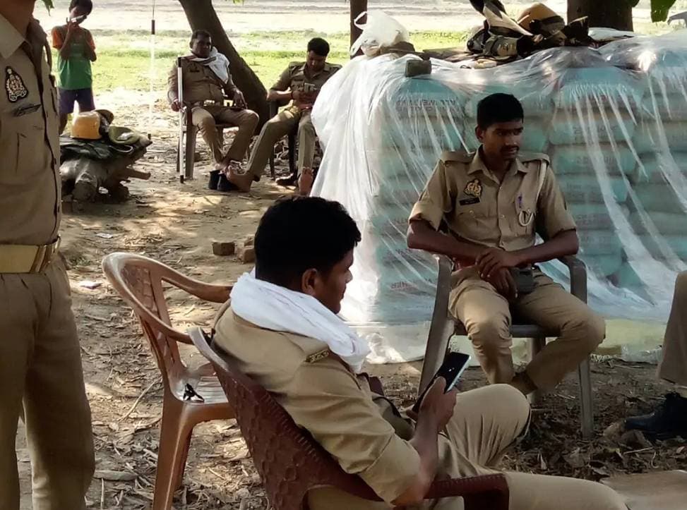 रुद्रपुर तहसील क्षेत्र के ग्राम सभा अमनी खास में चल रहे कथित