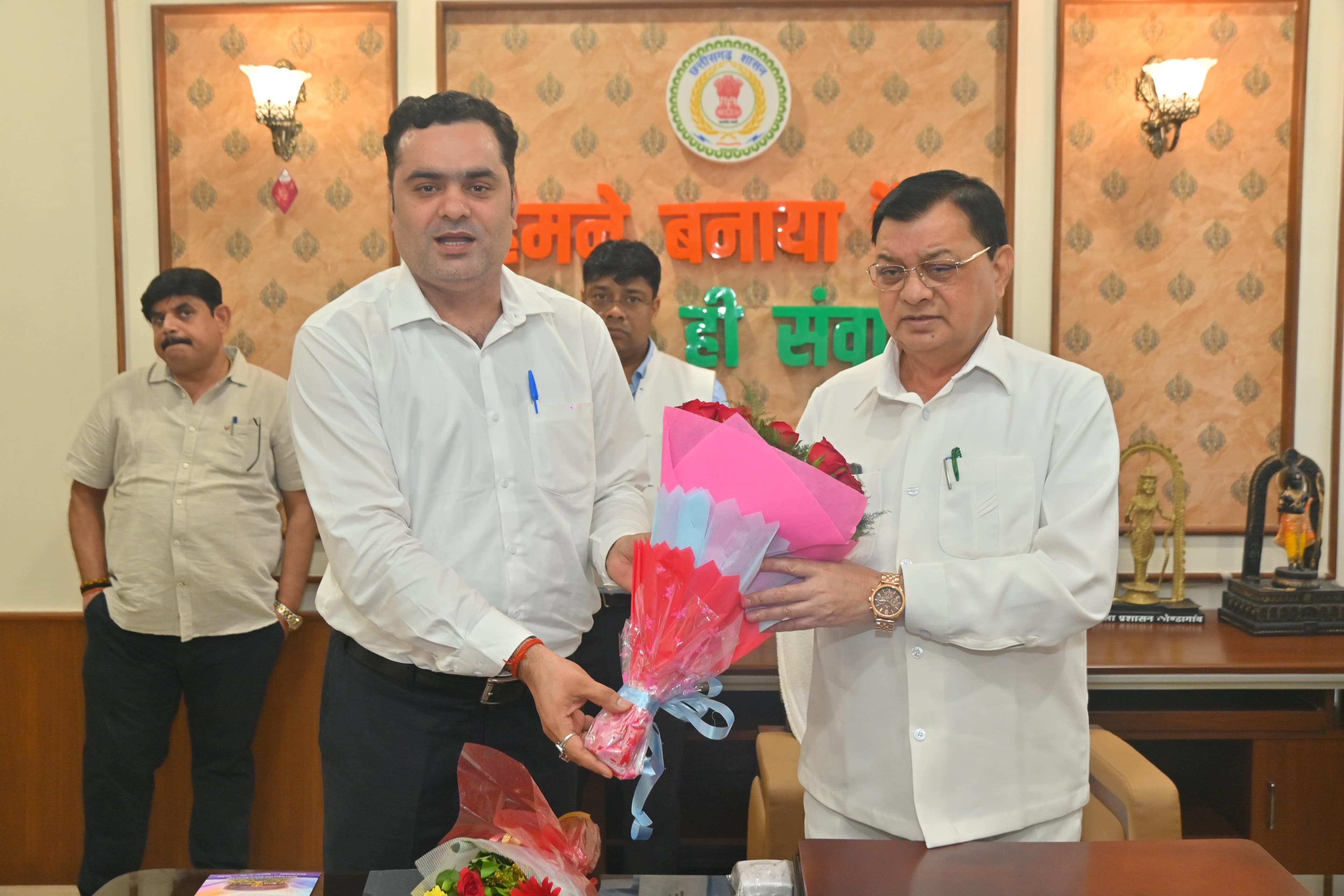छत्तीसगढ़ में निवेश विस्तार को लेकर सुपीरियर ग्रुप ऑफ इंडस्ट्रीज की बड़ी पहल, मंत्रियों संग हुई अहम बैठक