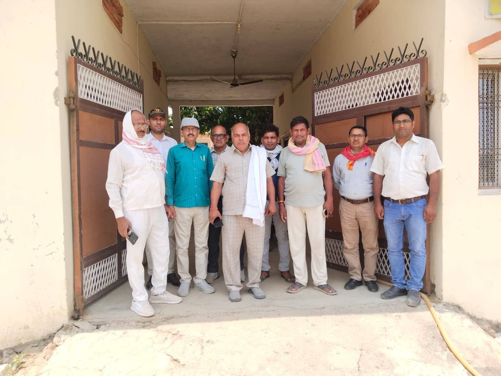 प्रो. शिवानन्द पांडेय के नेतृत्व में पीजी कॉलेज भुड़कुड़ा का शैक्षिक भ्रमण