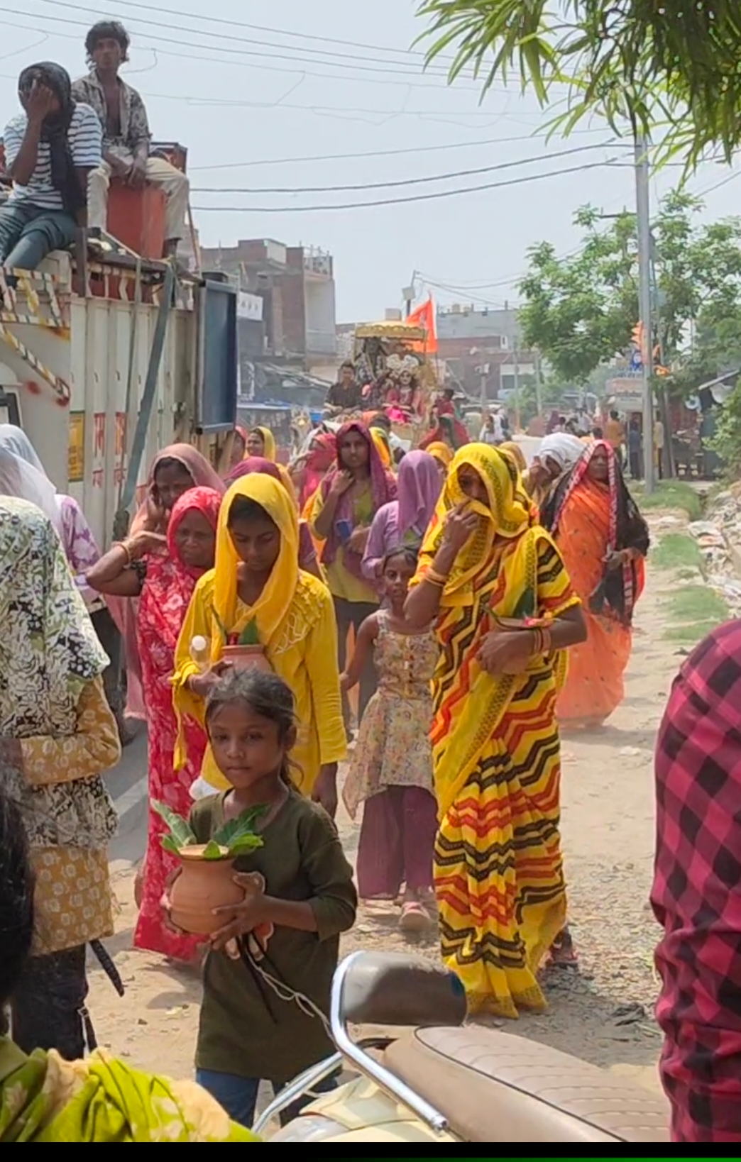 गोरखपुर जनपद के दक्षिणांचल क्षेत्र अंतर्गत बेलघाट क्षेत्र के सिघौरा स्थित हनुमान