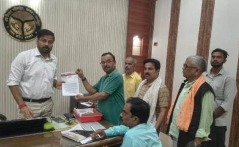 गाजीपुर जनप्रतिनिधियों की उपेक्षा का है शिकार नारी पचदेवरा गाजीपुर। नारी पचदेवरा