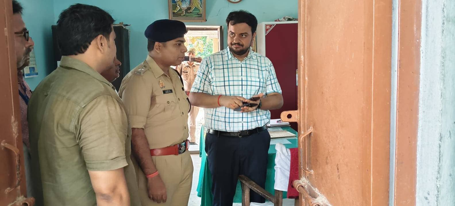 लेखपाल मुख्य परीक्षा को लेकर प्रशासन अलर्ट, डीएम-एसपी ने परीक्षा केंद्रों का