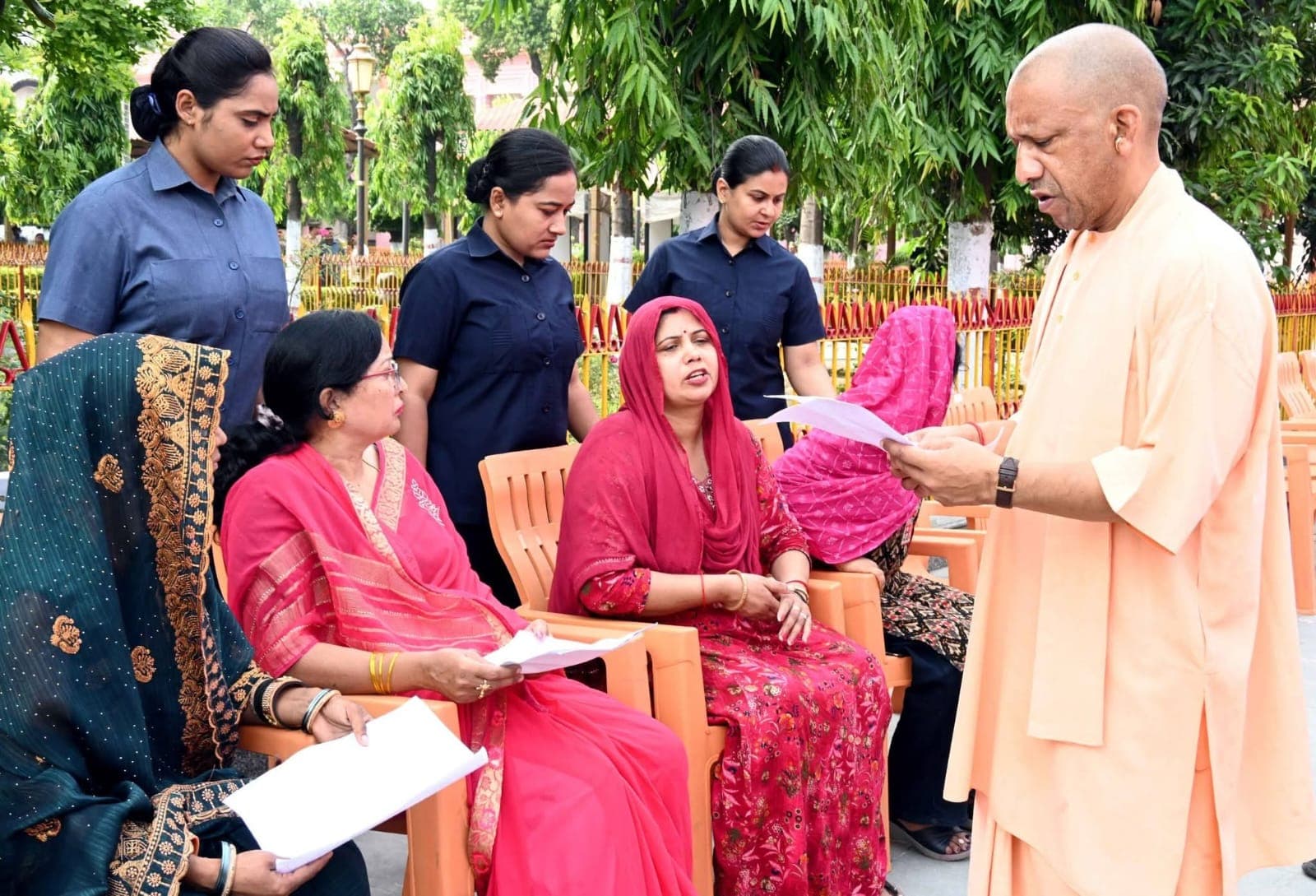 जनता दर्शन: 'जन समस्याओं के निस्तारण में शिथिलता बर्दाश्त नहीं की जाएगी',