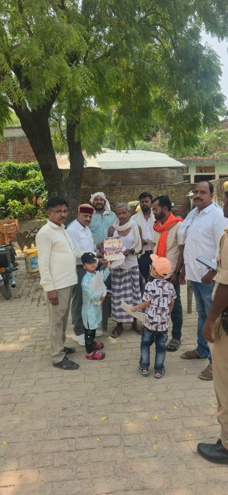 जनसेवा सदस्यों ने रूद्र महायज्ञ के निमित्त बाँटा न्योता *पितर तृप्ति रुद्र महायज्ञ*