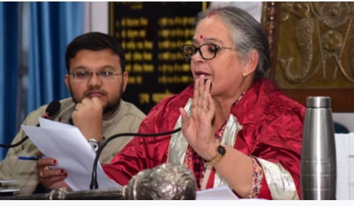 यूपी: लखनऊ की महापौर और हाईकोर्ट के बीच टकराव की नौबत, सुप्रीम